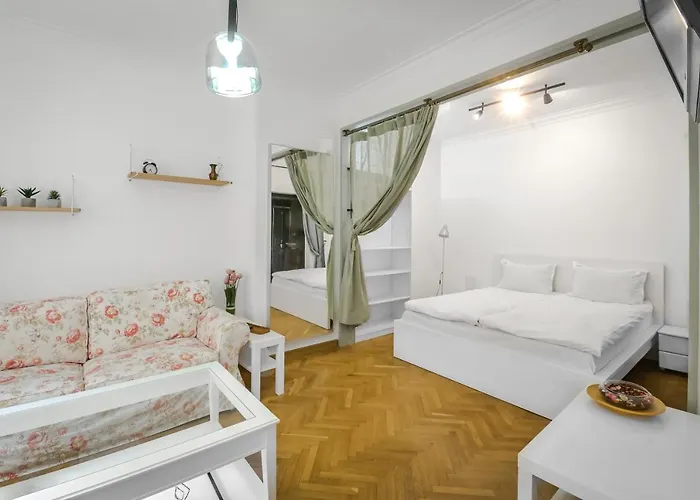 Floral Studio Retreat In Sofia City Center By Flat Mаnager