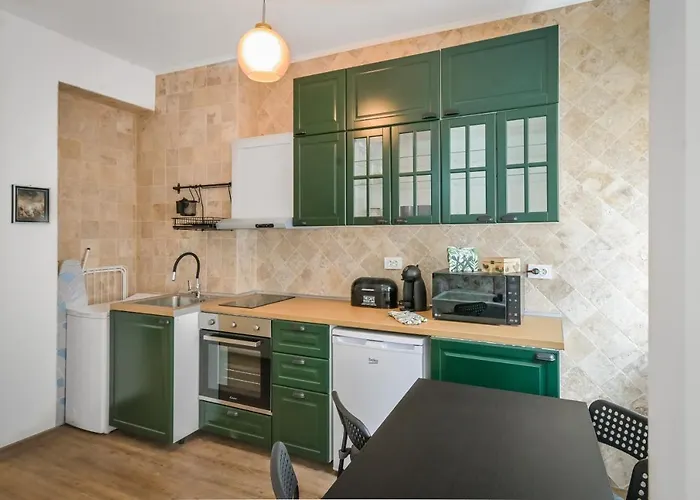 Floral Studio Retreat In Sofia City Center By Flat Mаnager