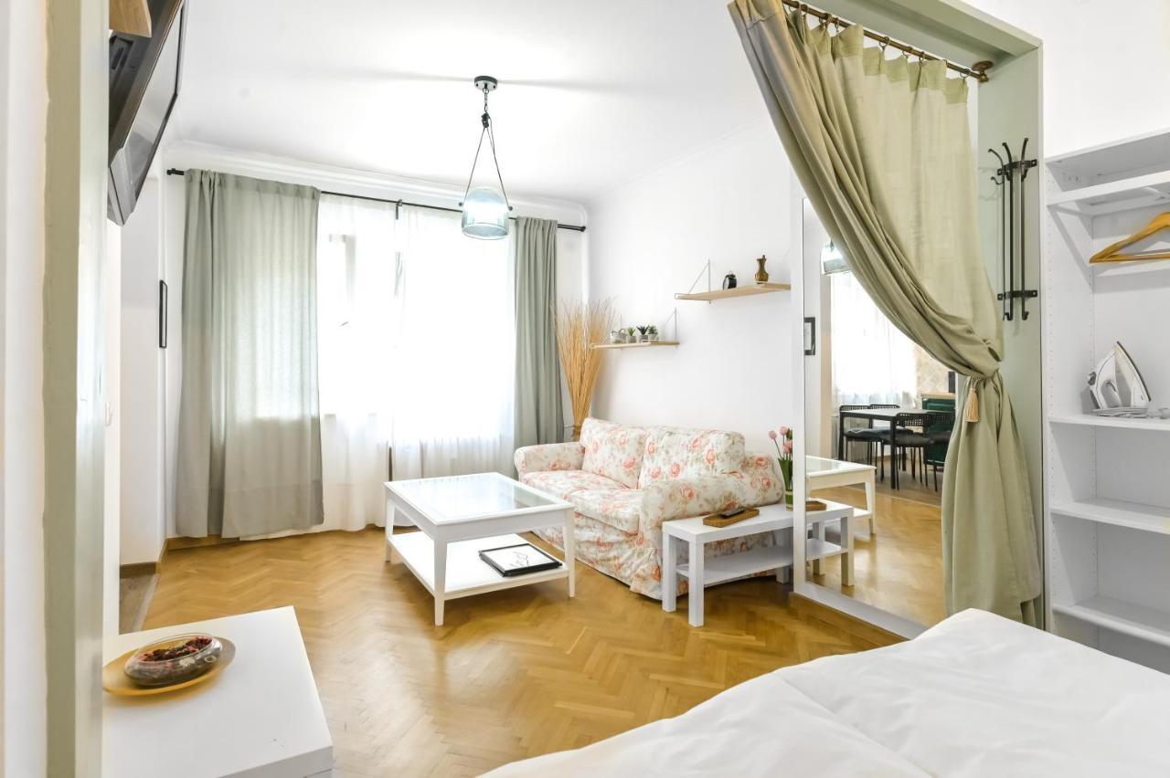 Floral Retreat In Center By Flat Mаnager Apartment Sofia