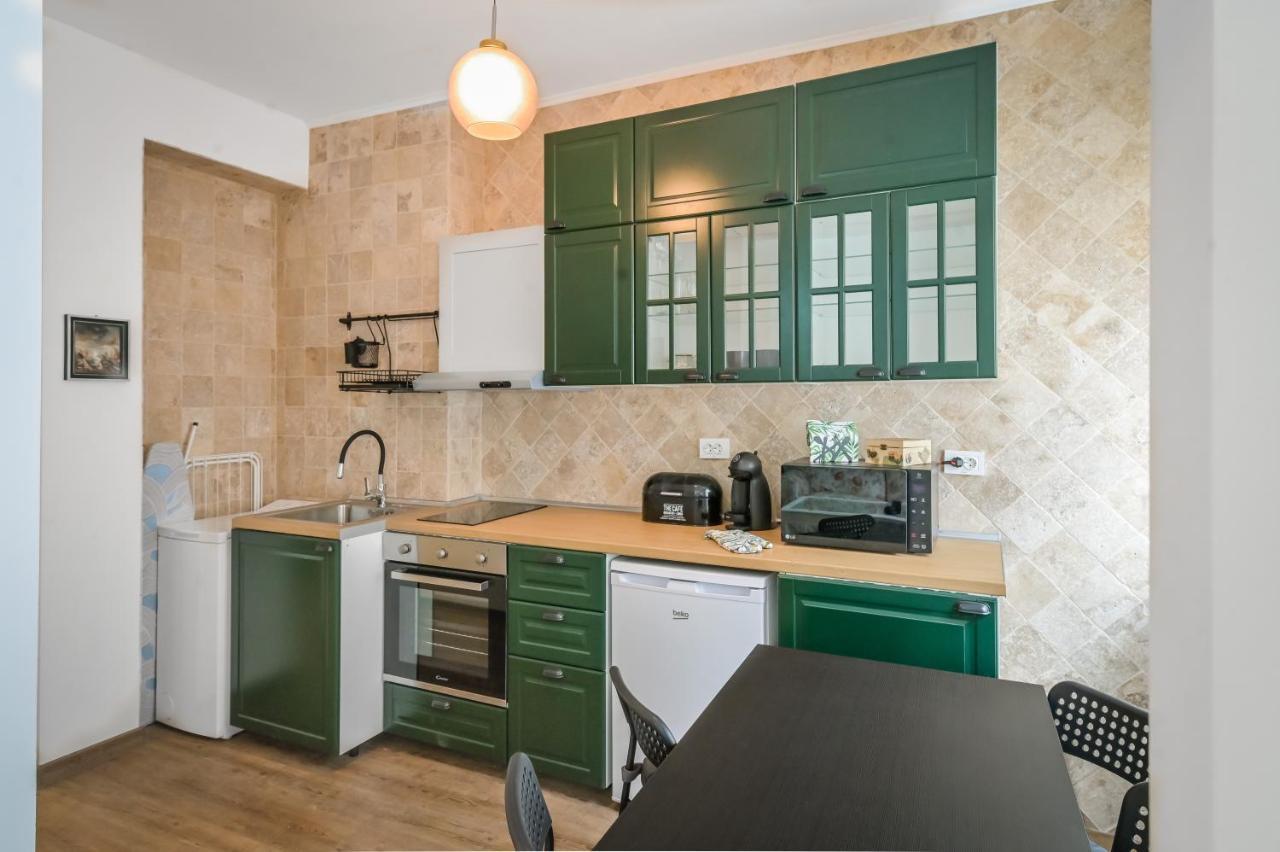 Floral Retreat In Center By Flat Mаnager Apartment *