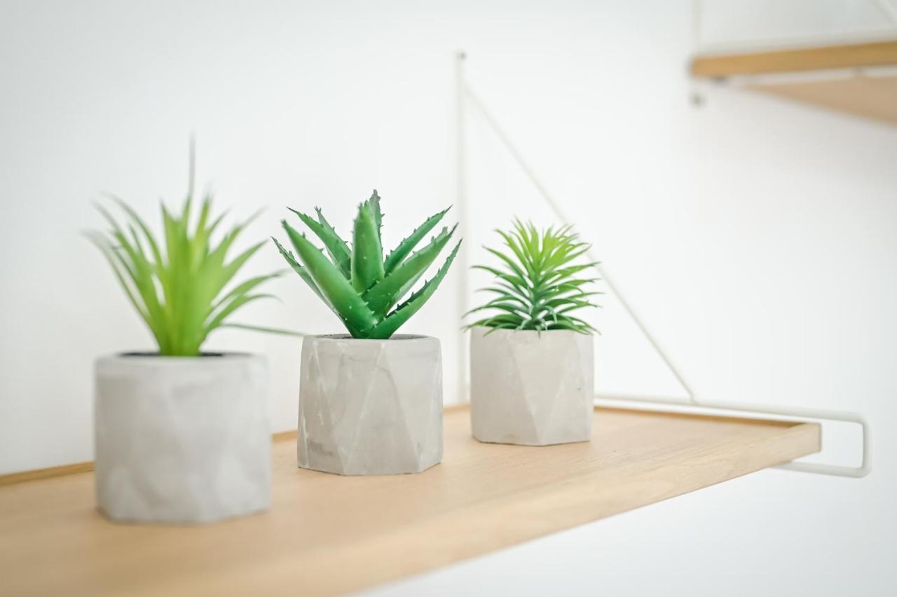Floral Retreat In Center By Flat Mаnager Apartment *